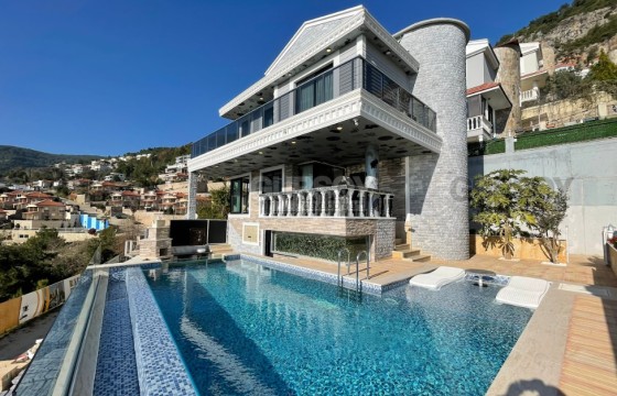 Роскошная вилла в престижном районе Бекташ в Турции - фото 9