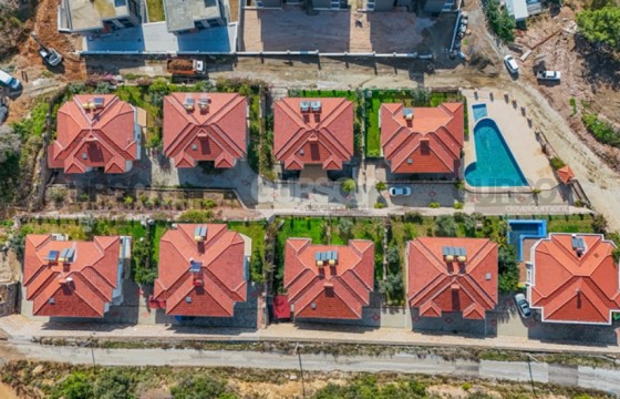 Просторная вилла 3+1 с захватывающим видом в Бекташе в Турции - фото 1