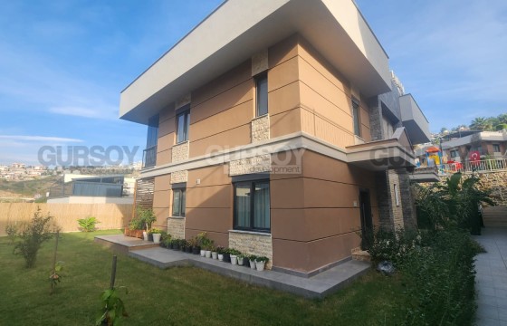 Просторная вилла 3+1 с собственным садом и видом на горы в Турции - фото 4