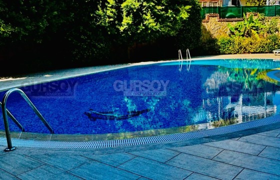 Просторная квартира планировкой 3+1 в популярной локации в Турции - фото 1