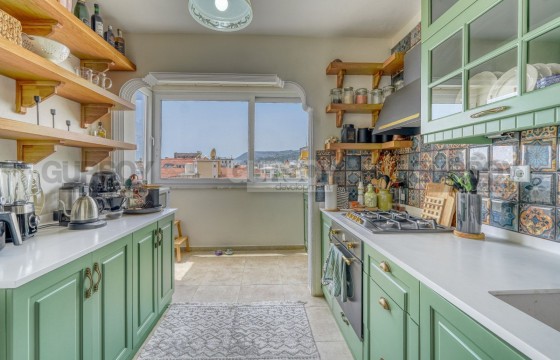 Стильная квартира 1+1 с видом на море в 100 метрах от пляжа Клеопатра в Турции - фото 8