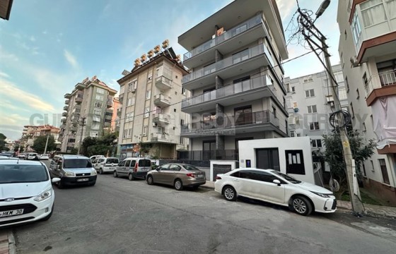 Новая квартира 1+1 в центре Алании рядом с пляжем Клеопатра и рыбным рынком в Турции - фото 2