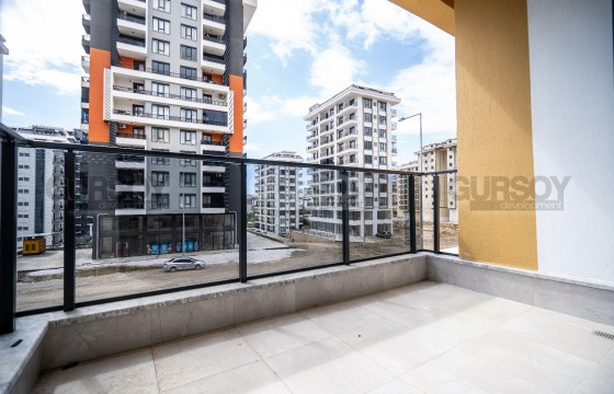 Угловая квартира 1+1 в новом комплексе в популярном районе Махмутлара в Турции - фото 2