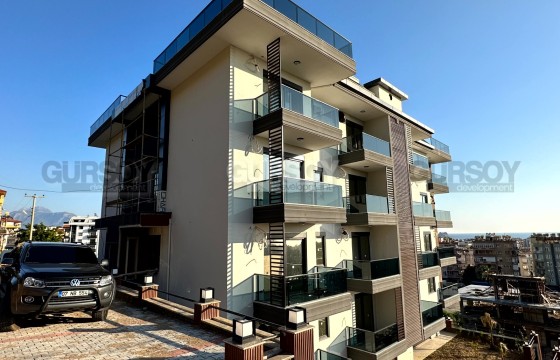 Квартира 1+1 с видом на море недалеко от пляжа Клеопатра в Турции - фото 1