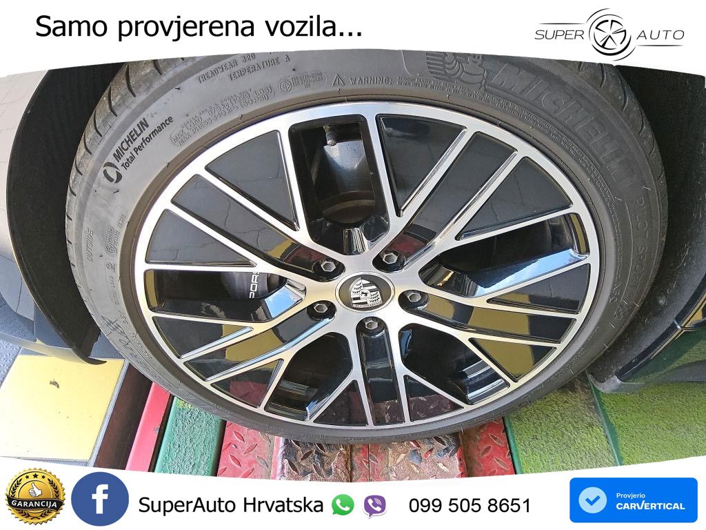 Porsche Taycan Sport Turismo Performance Plus 93.4 kWh (476 KS)