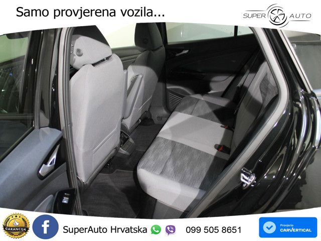 Volkswagen ID.5 Pure 55 kWh (170 KS) LED+GR SJED+ACC