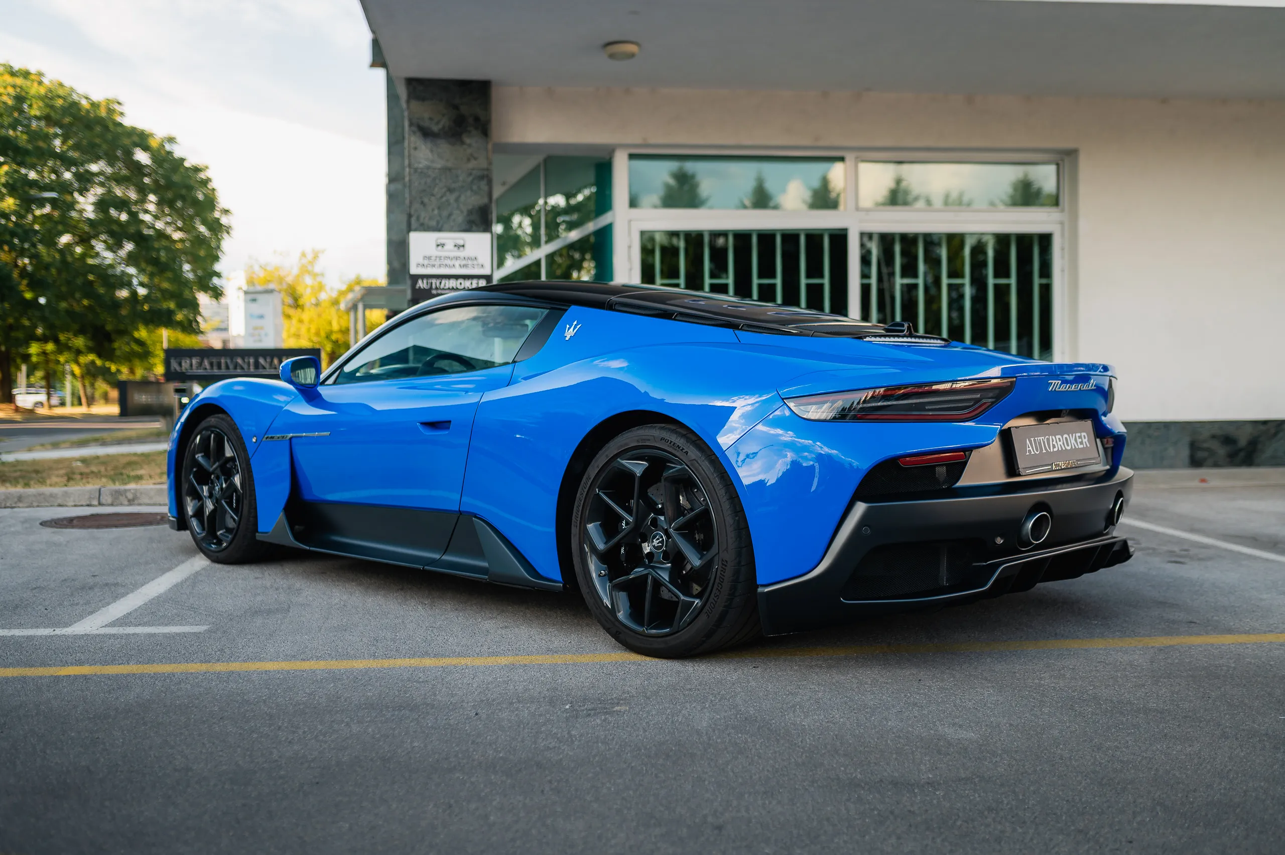 Maserati MC20 (Blu Infinito)