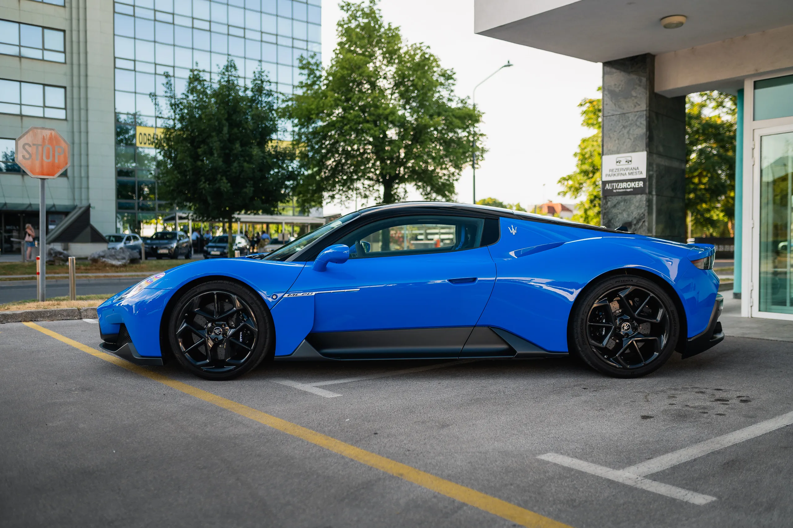 Maserati MC20 (Blu Infinito)