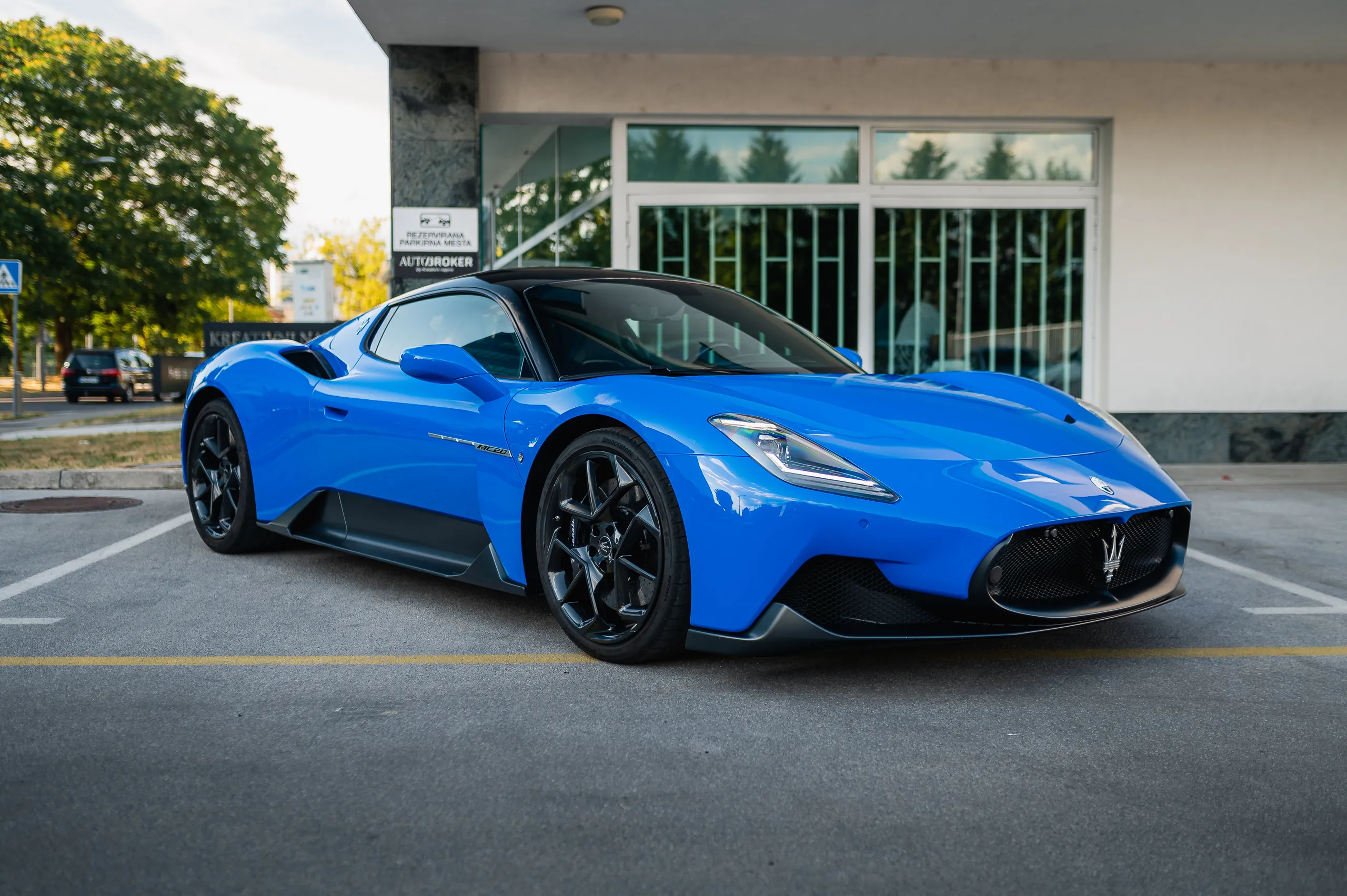 Maserati MC20 (Blu Infinito)