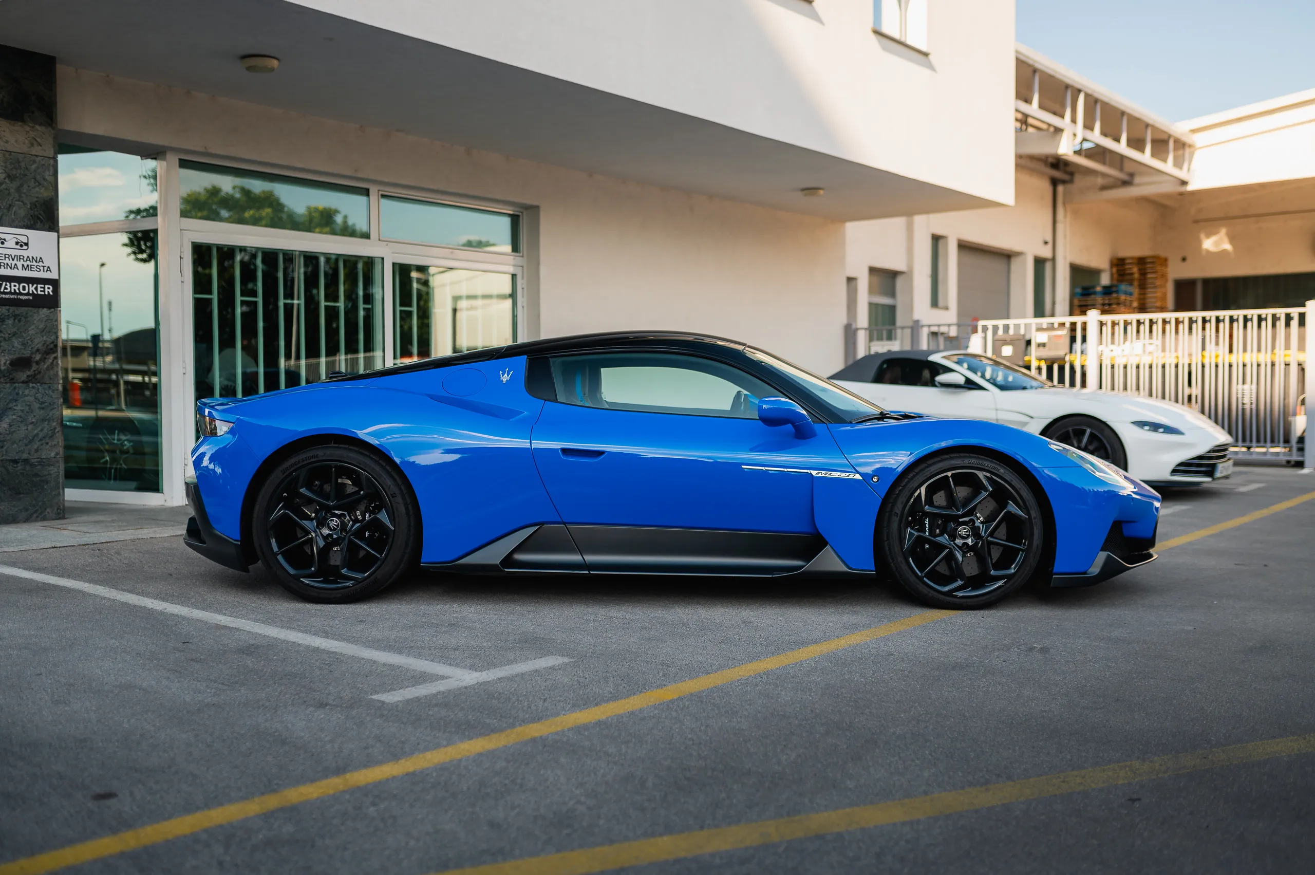 Maserati MC20 (Blu Infinito)