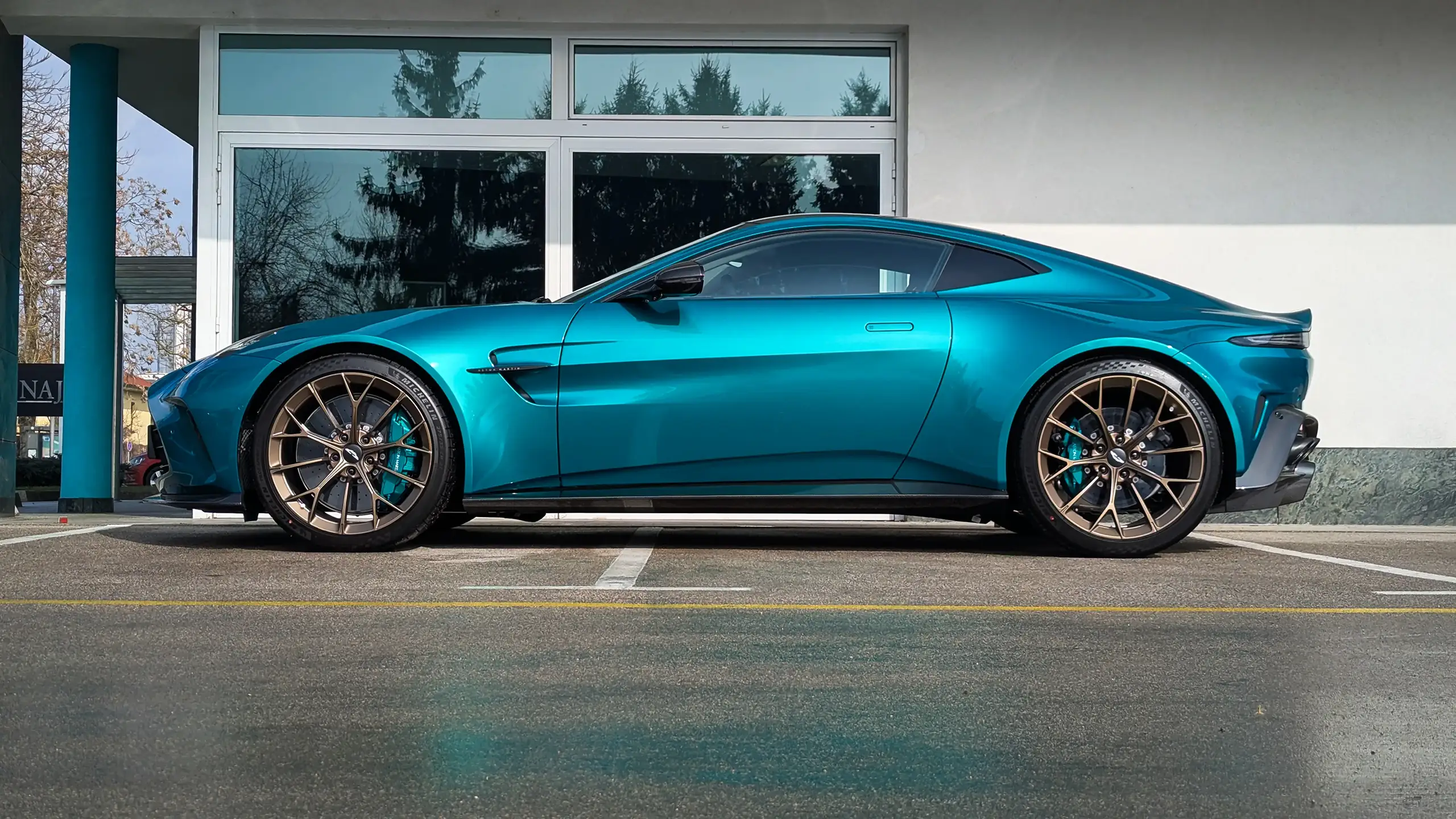 Aston Martin Vantage