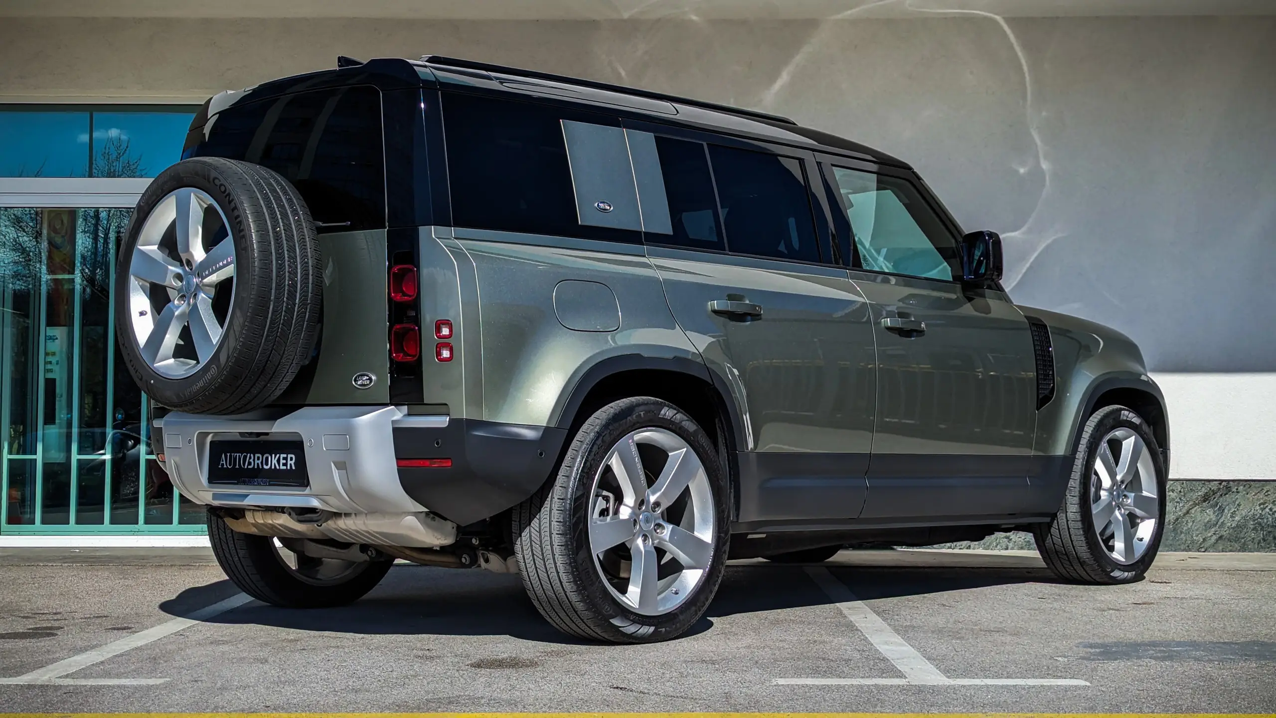 Land Rover Defender