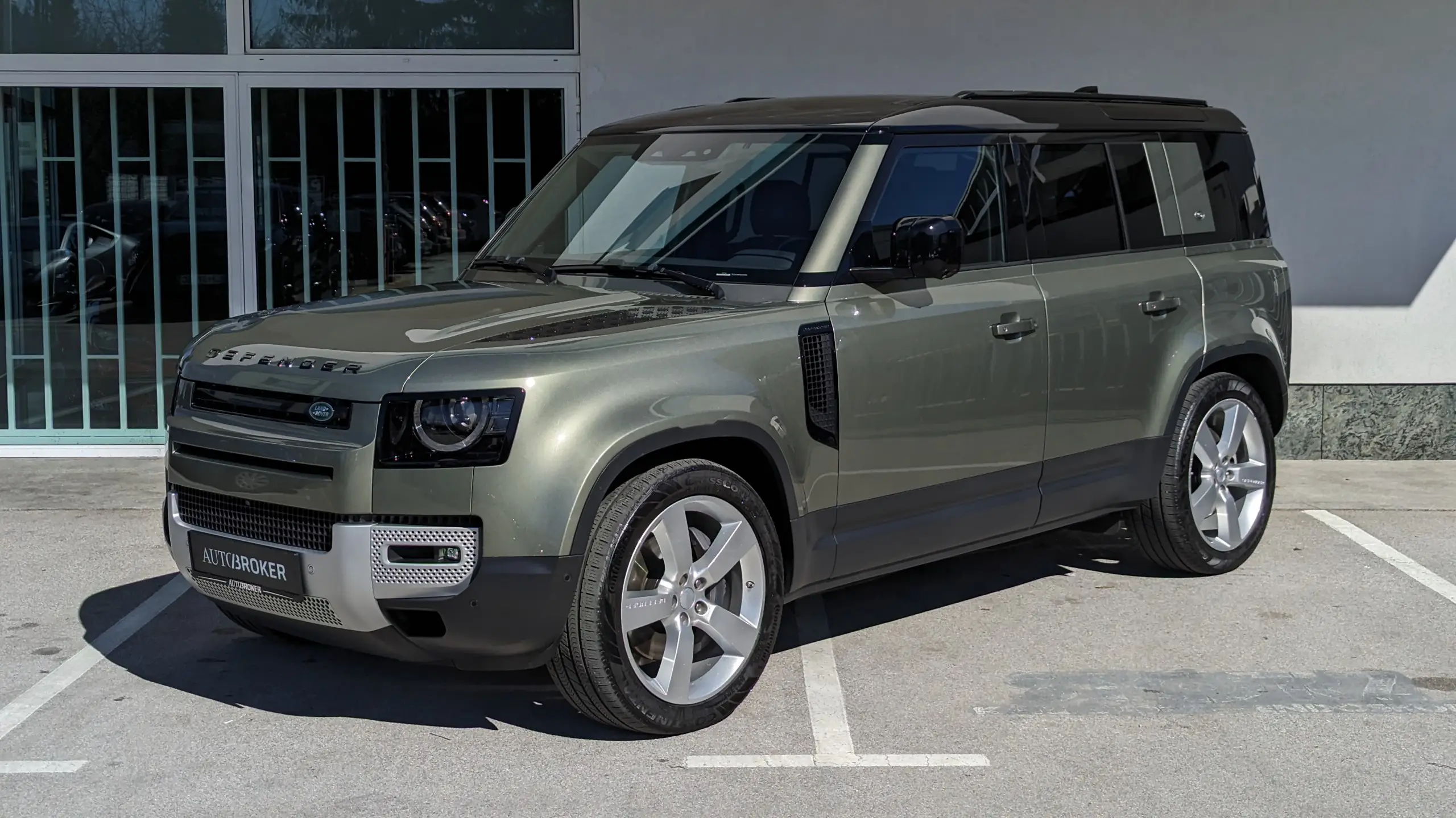 Land Rover Defender