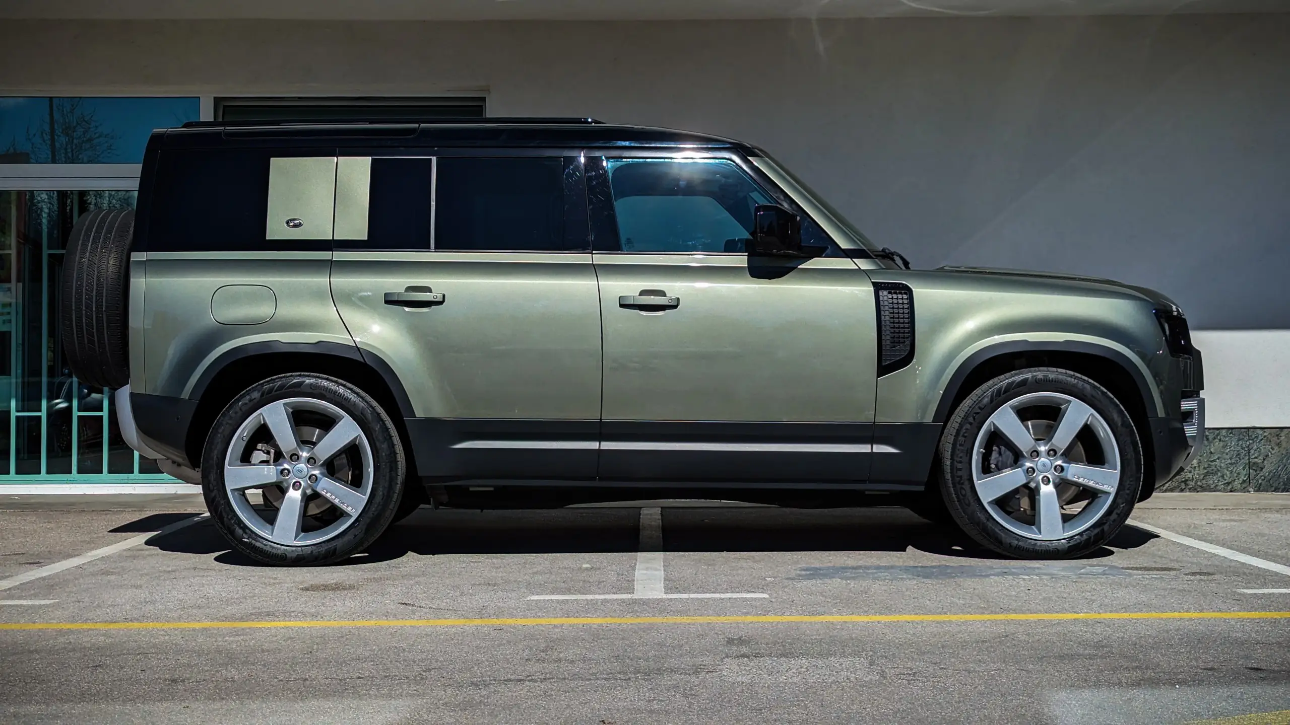 Land Rover Defender