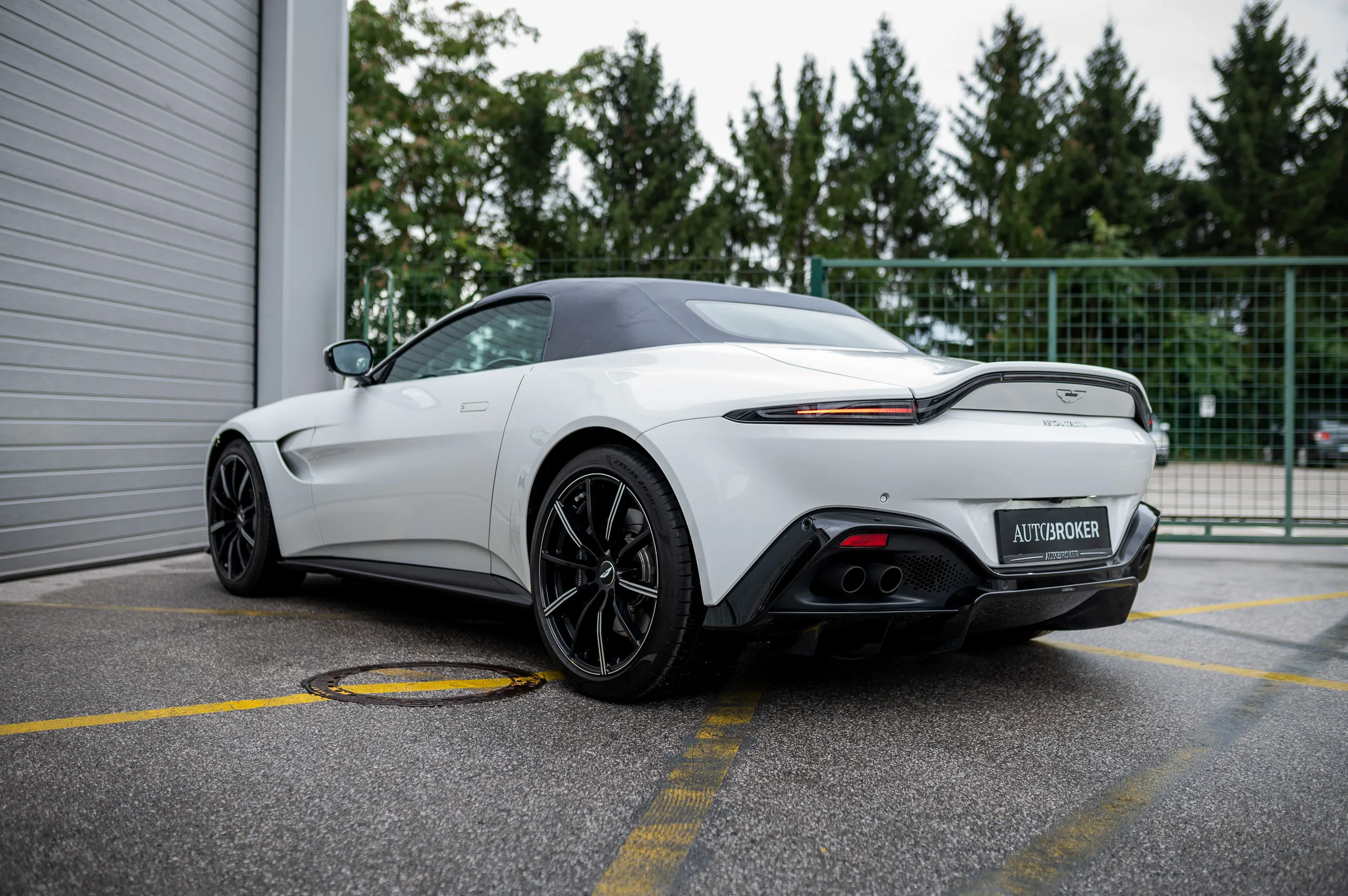 Aston Martin Vantage