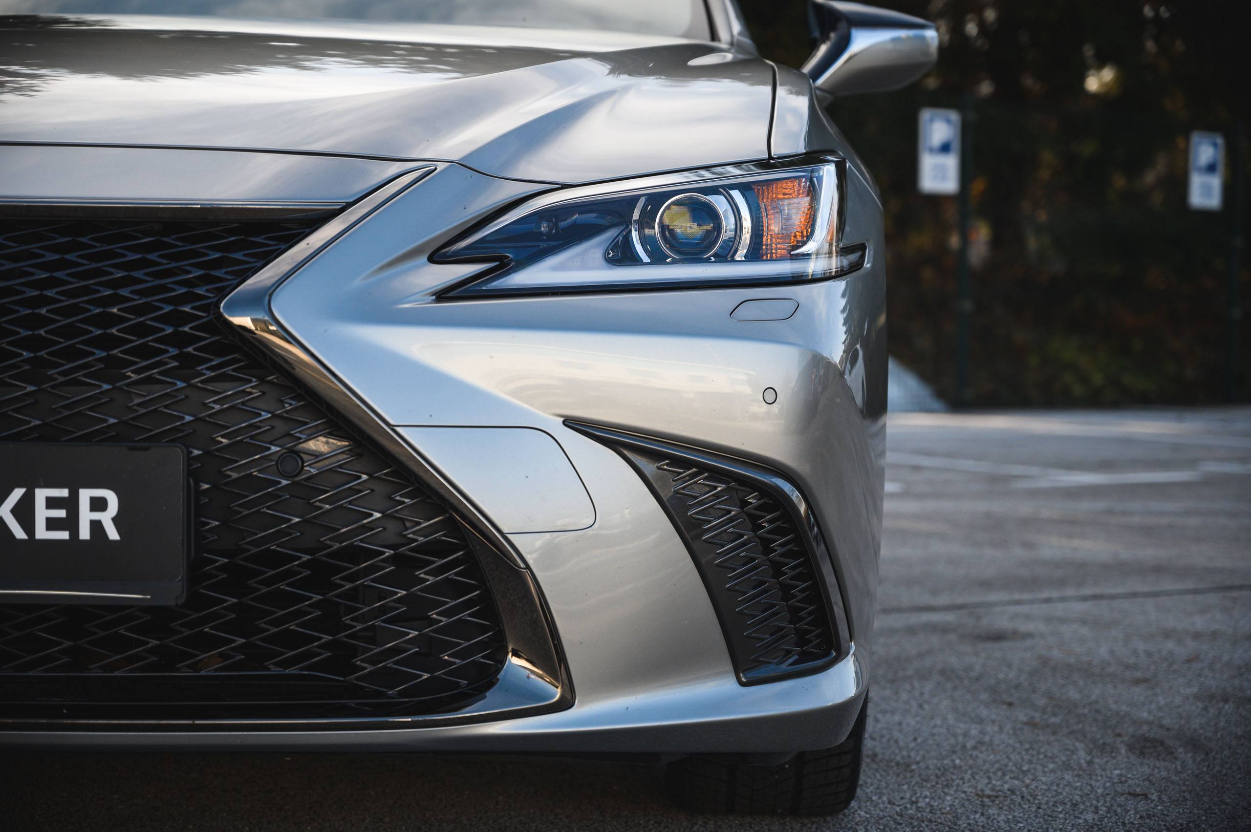 Lexus ES
