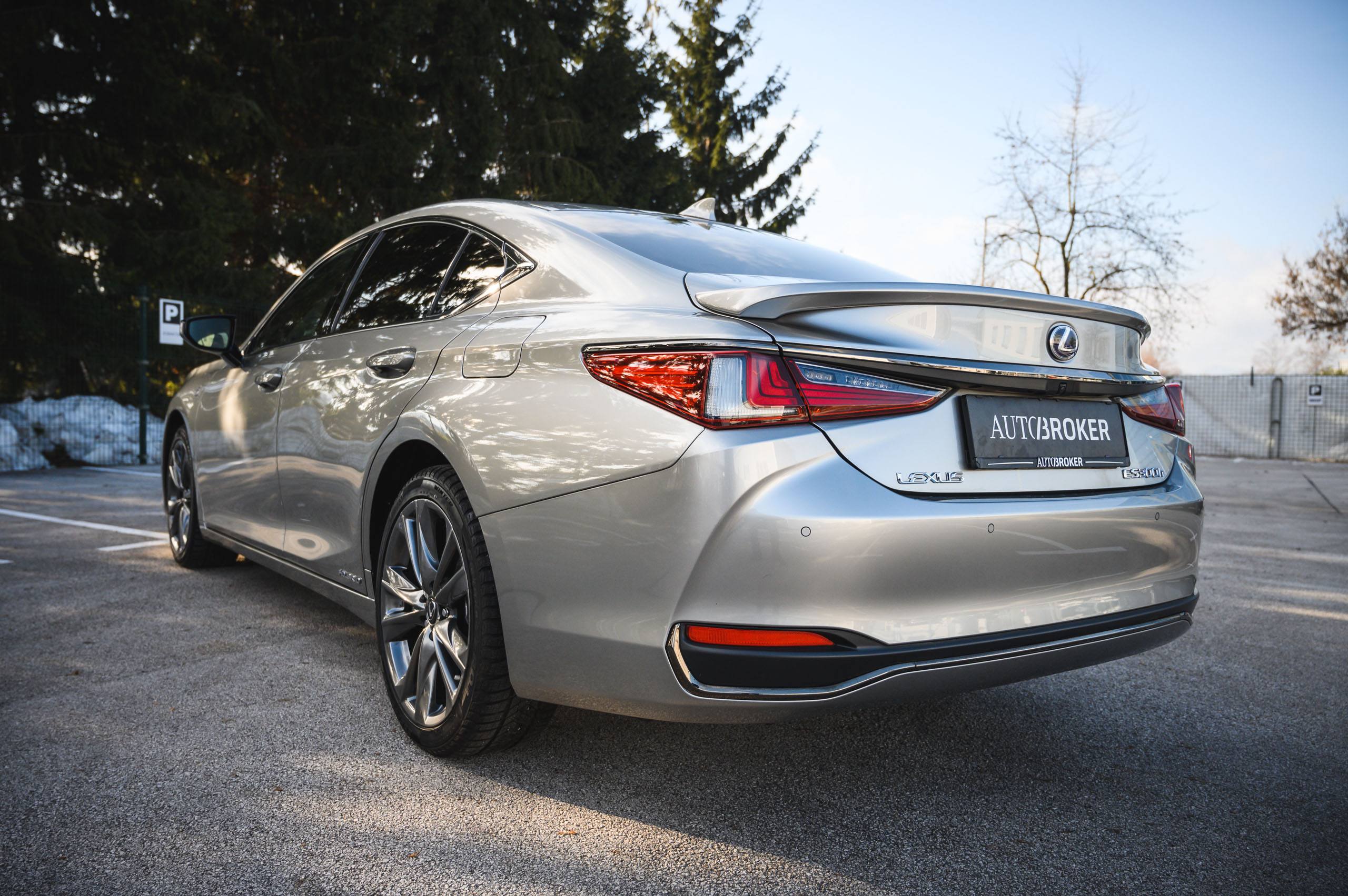 Lexus ES