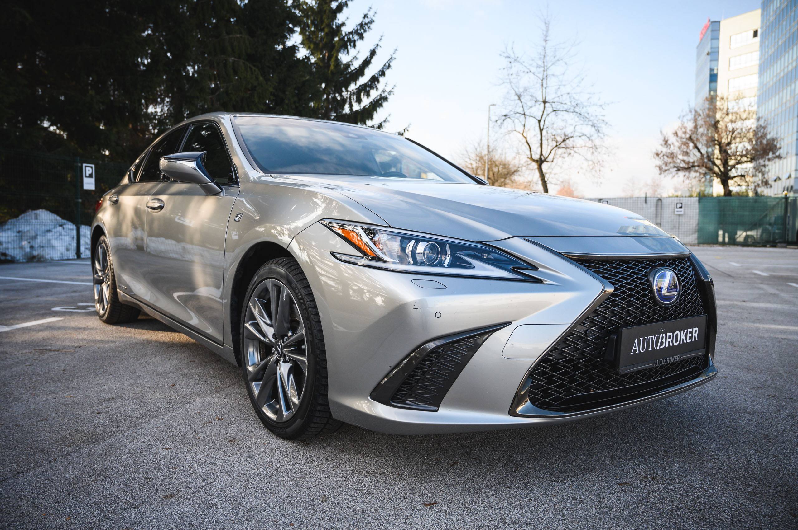 Lexus ES