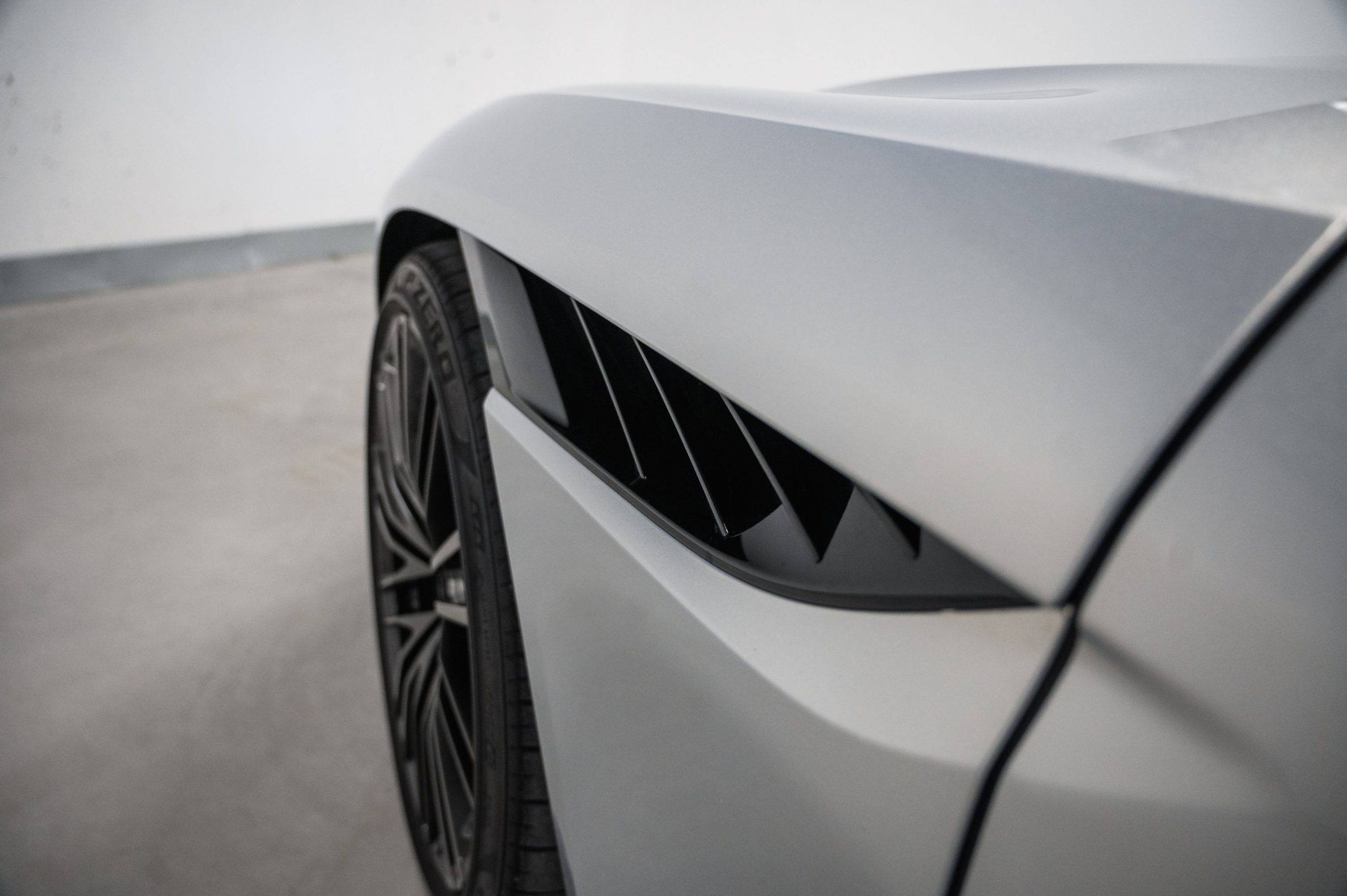 Aston Martin DBS Superleggera Coupe