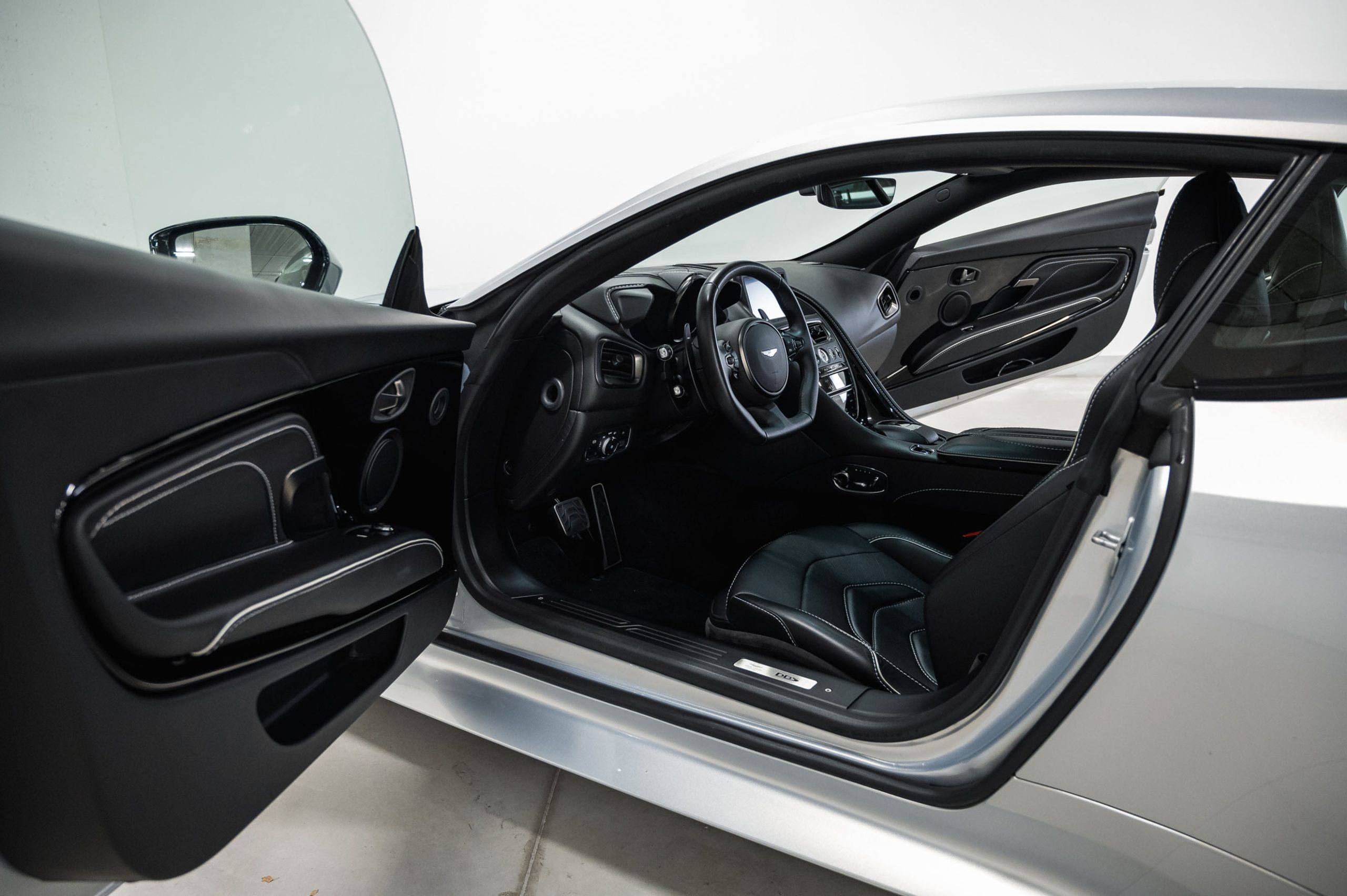 Aston Martin DBS Superleggera Coupe