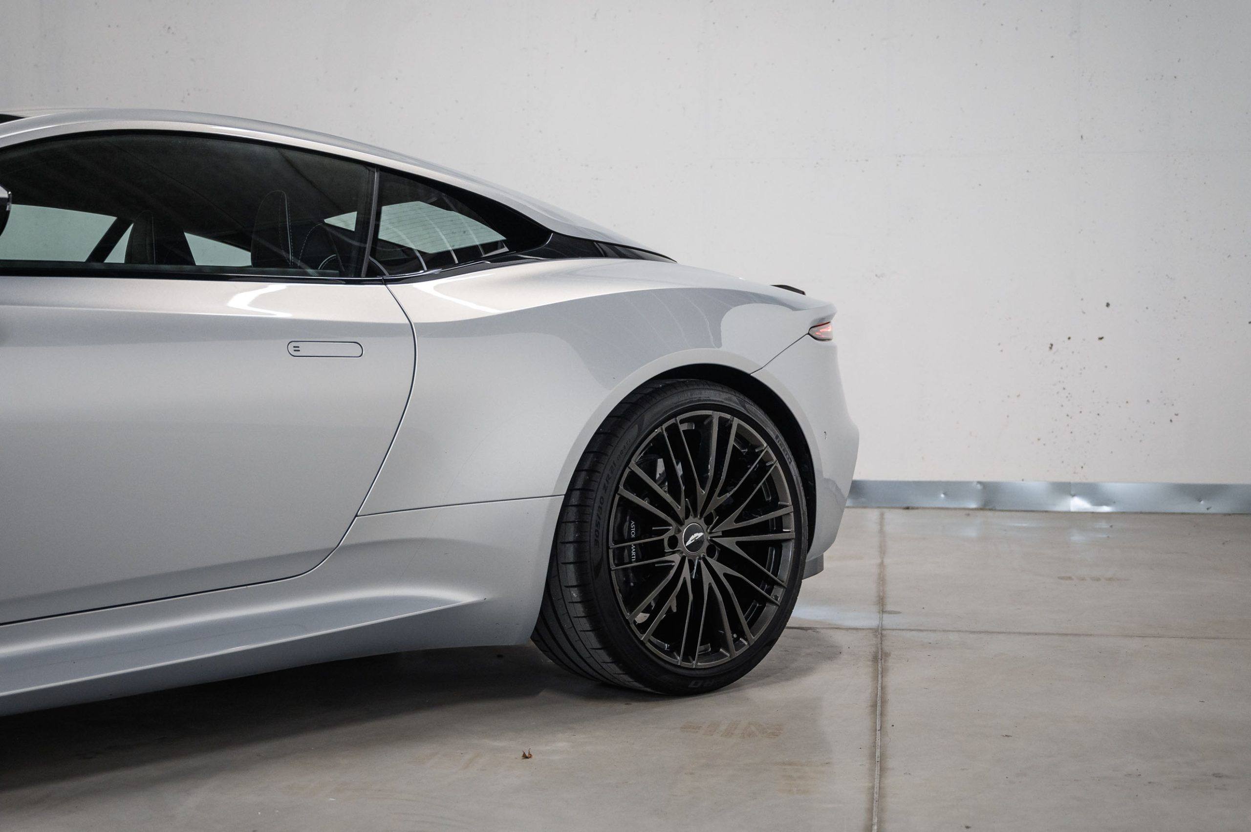 Aston Martin DBS Superleggera Coupe