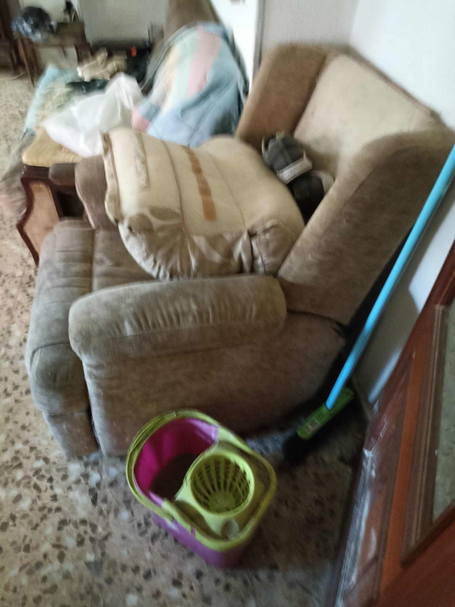 Deshazte de tus muebles viejos con nuestro servicio de reciclaje en Sant Hipòlit de Voltregà - ¡Presupuestos sin compromiso!