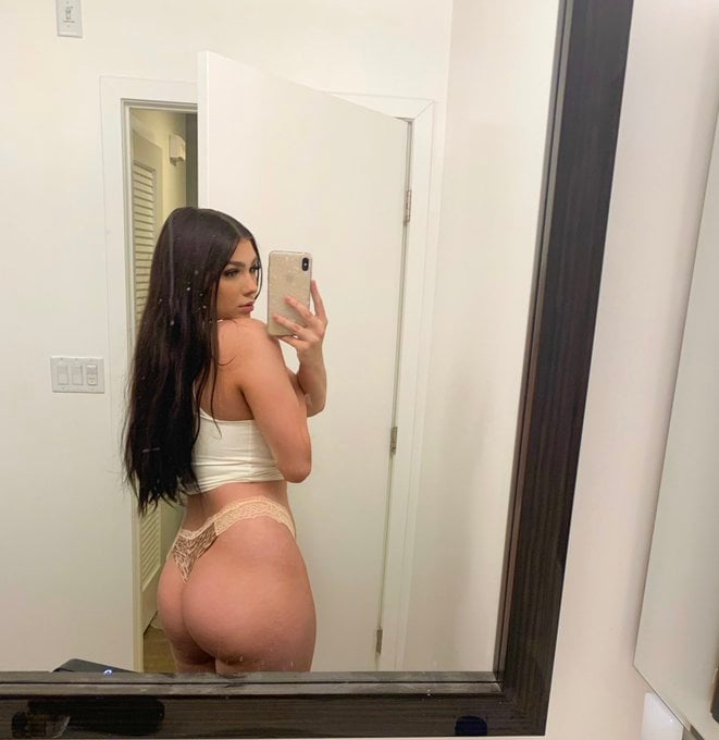 Aria Taylor