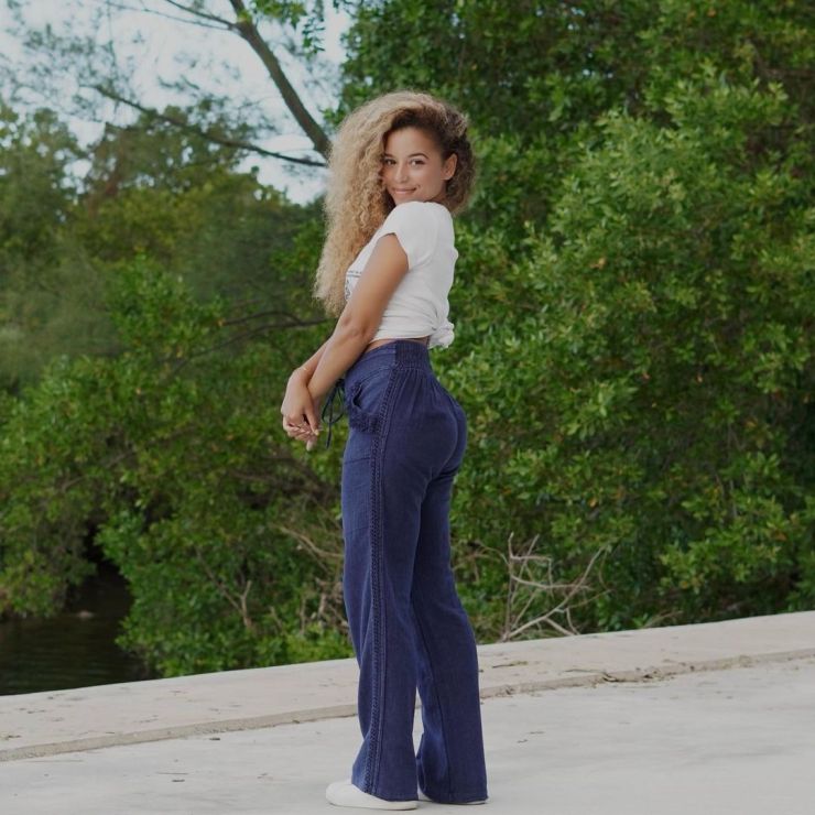 Camila Elle