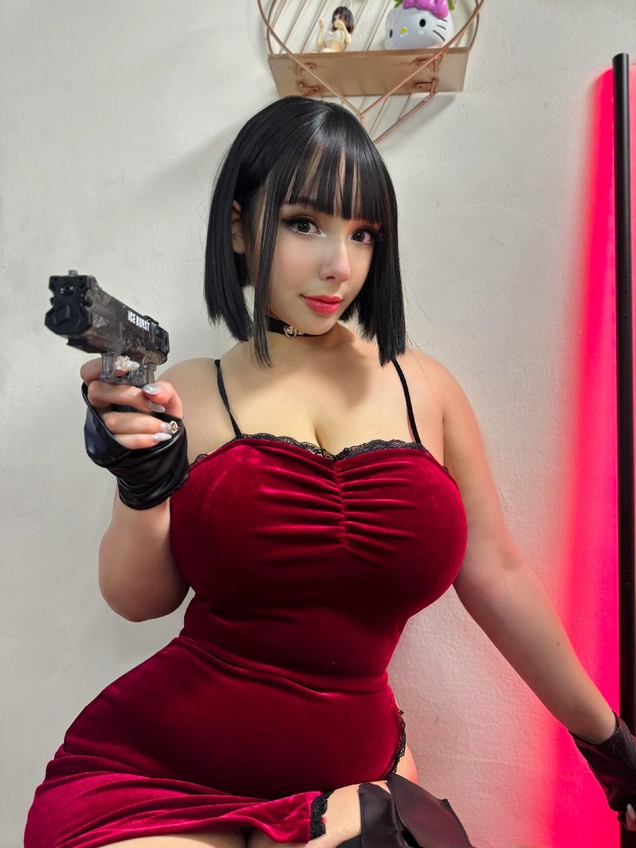 Chanel Flores
