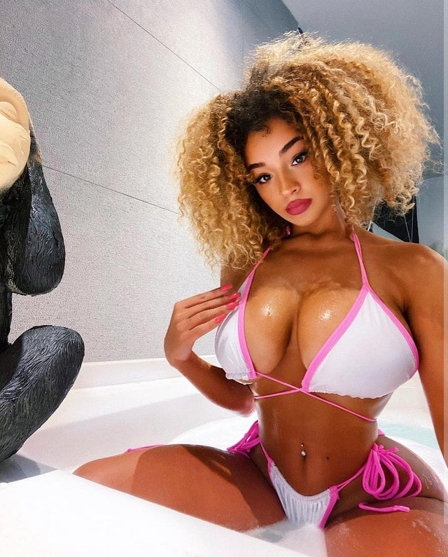 Dana Curly
