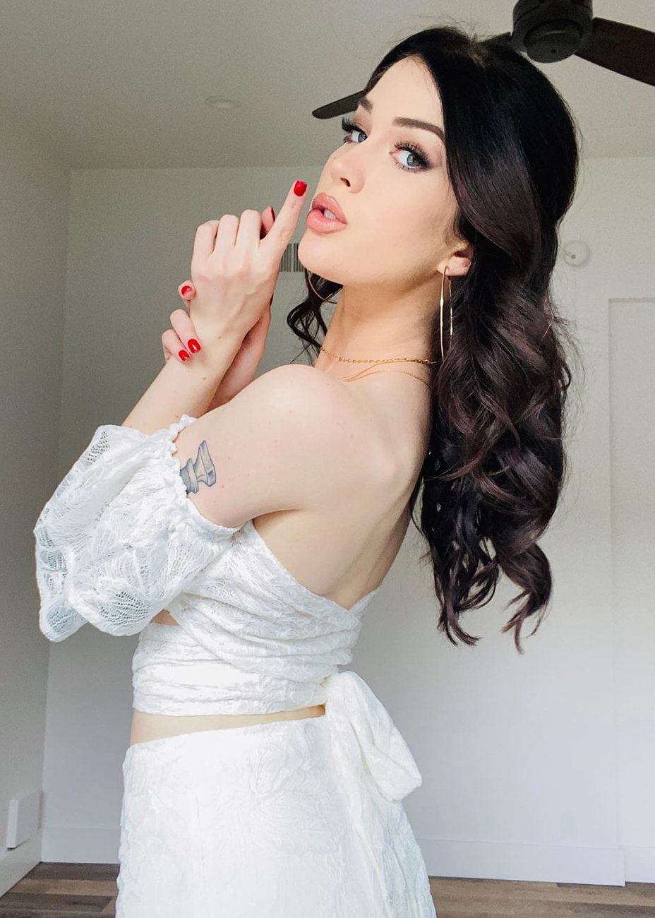 Evelyn Claire