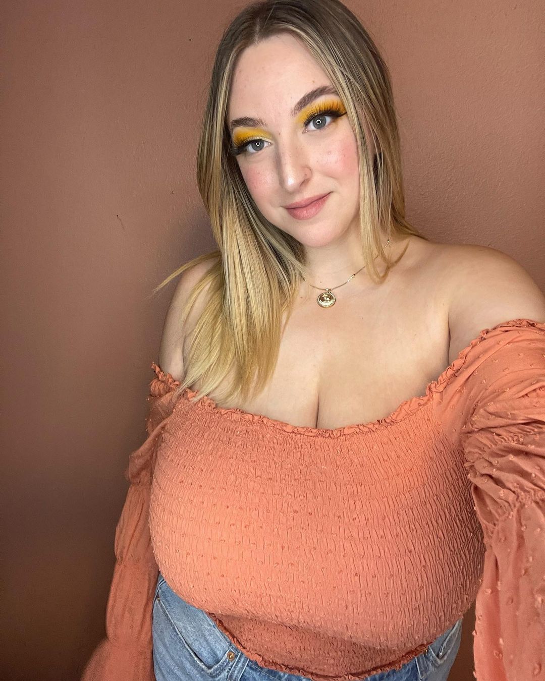 Hazel May (OnlyFans)