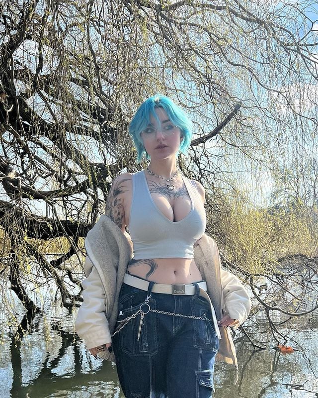Lyra Crow