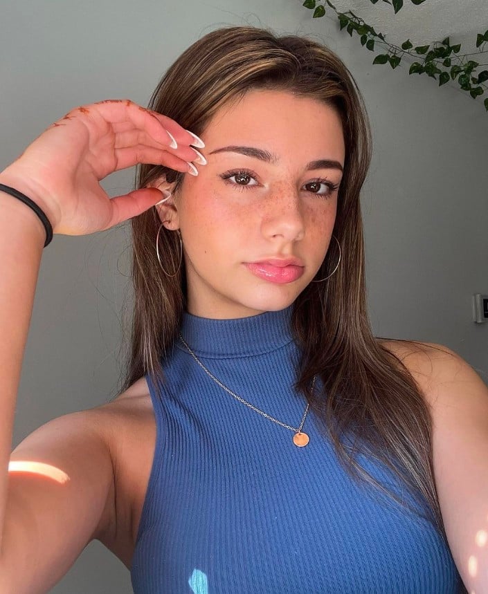 Mikayla Campinos