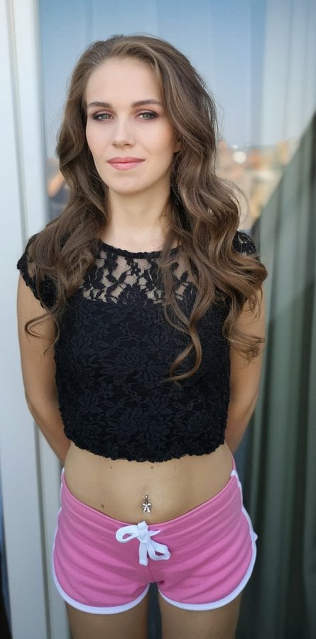 Nela Decker