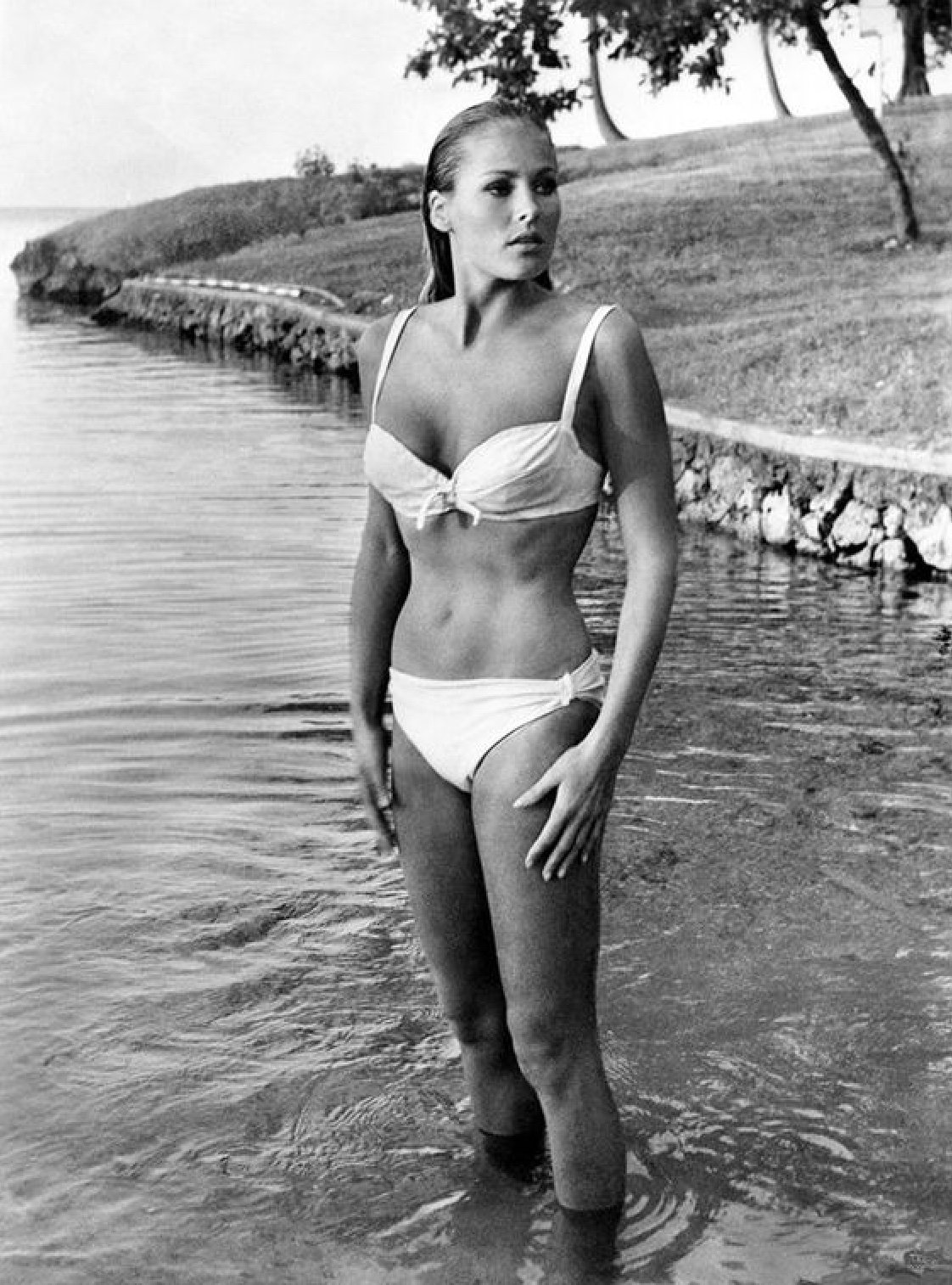 Ursula Andress