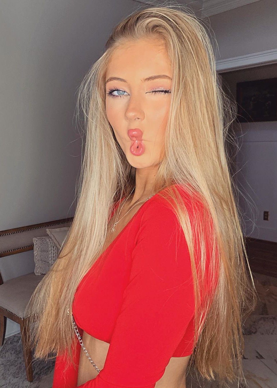 Victoria Rozmajzl