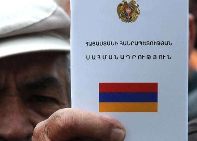 Ermənistan konstitusiyasını dəyişdirir - Referendum keçiriləcək