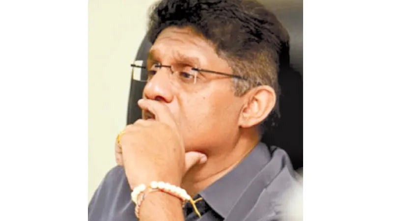 ආර්ථිකය ද? ජීවිත ද? ආණ්ඩුව තීරණයක් ගත යුතුයි