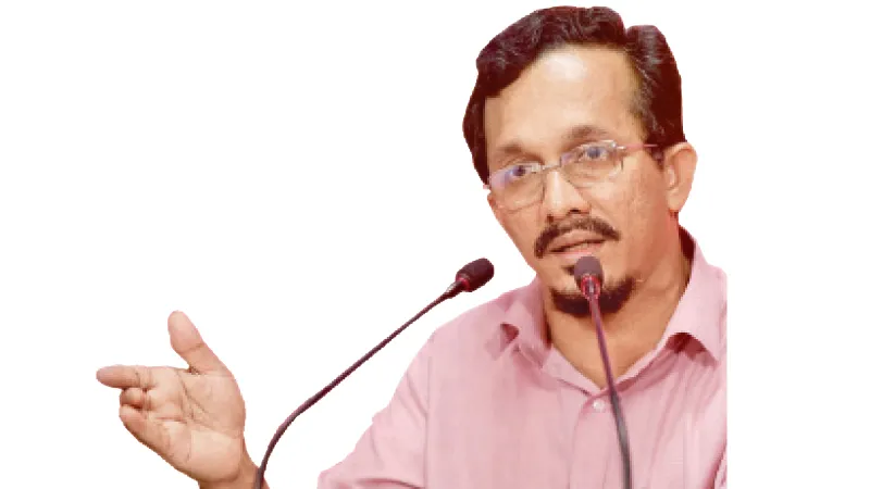 ආණ්ඩුවේ ගජ මිතුරන් සීනි හැංගූ නිසා මිල ඉහළ ගියා