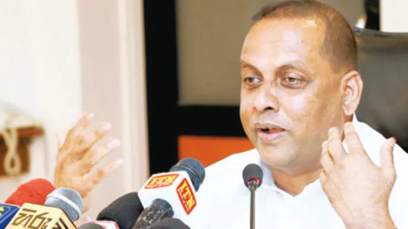 ආණ්ඩුවට ආර්ථික අපහසුතා තිබුණත් රජයේ සේවක වැටුප් කපන්නේ නැහැ