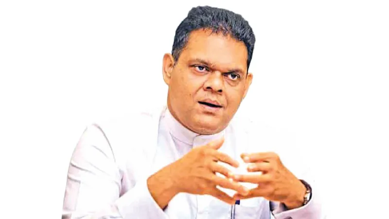 තමන්ගේ පක්ෂයවත් එක මතයකට ගේන්න බැරි විපක්ෂ නායකයාට මැතිවරණයක් ගැන ඉඟි පළ කරන්න බැහැ