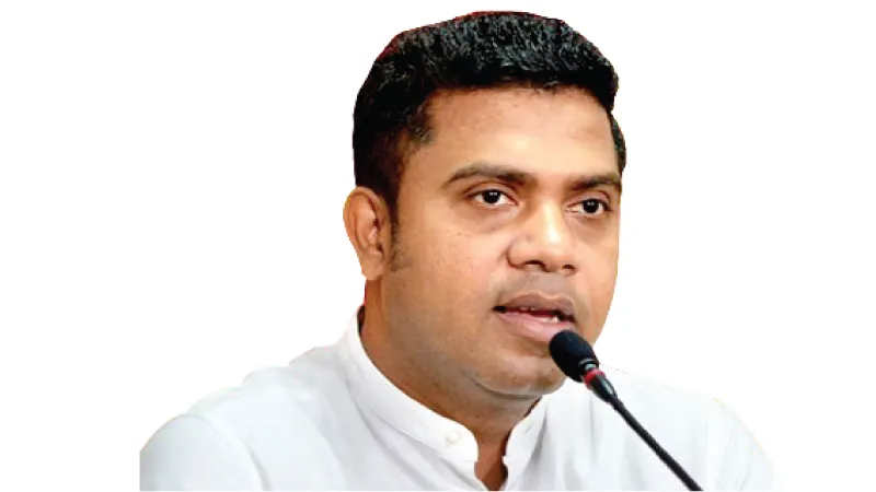 එන්නත දෙන්න නීති හදන්න ඕනෙ නෑ