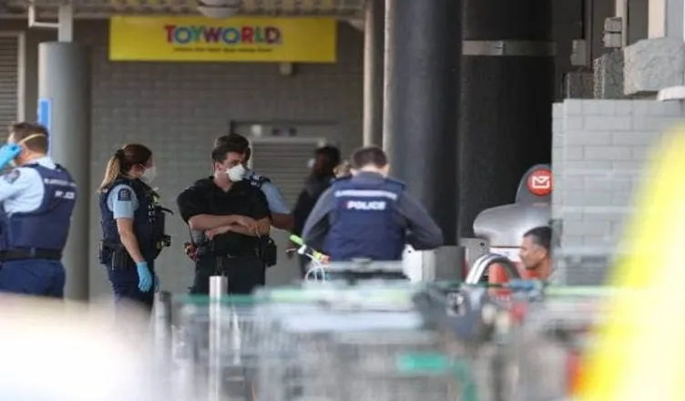 නවසීලන්ත සුපිරි වෙළඳසැලක පිහි ඇණුමක් – ප්රහාරයට සම්බන්ධ සැකකරු ලාංකිකයෙක්