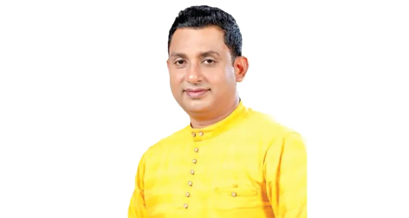 ගුරුවරුන්ට බලපෑම් කිරීමෙන් අධ්යාපනයේ විනාශය ආරම්භ වෙනවා