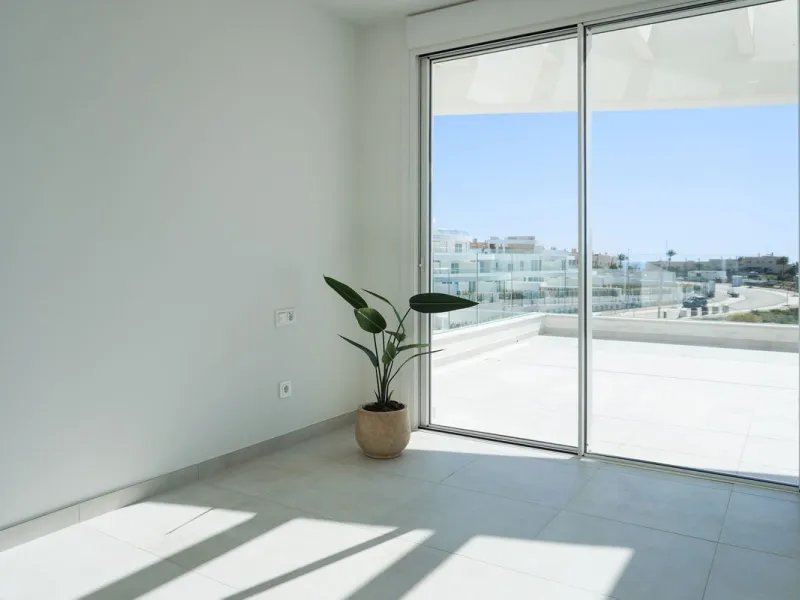 Brand new 3-bedroom apartment with sea views in La Cala de Mijas