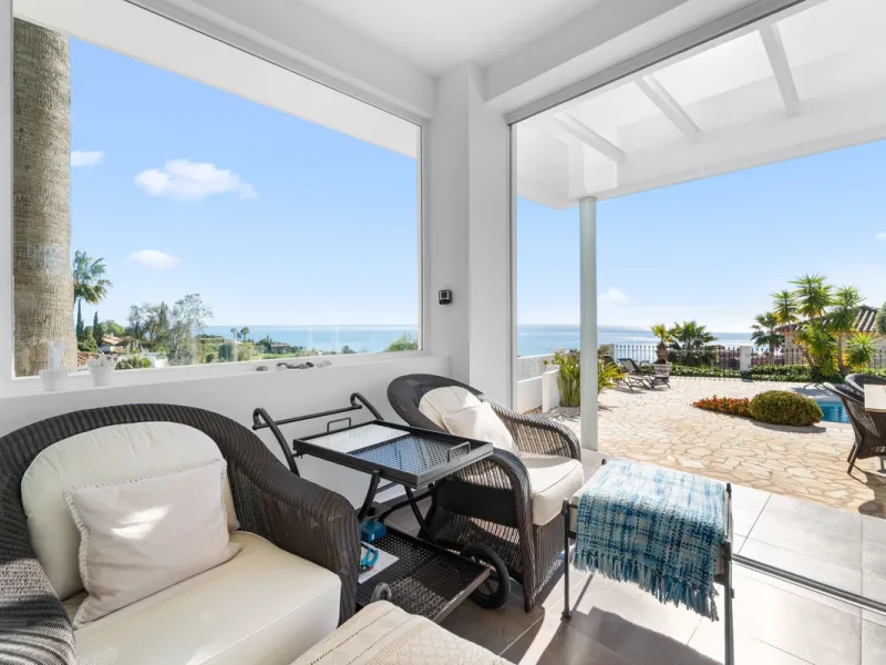 **Luxury Villa with Panoramic Sea Views in La Capellania**
