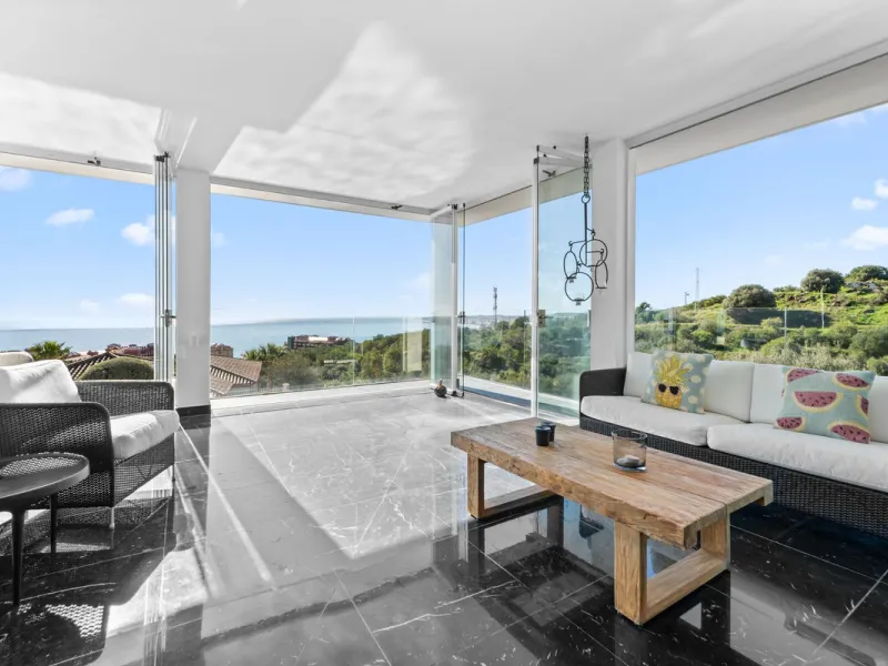 **Luxury Villa with Panoramic Sea Views in La Capellania**