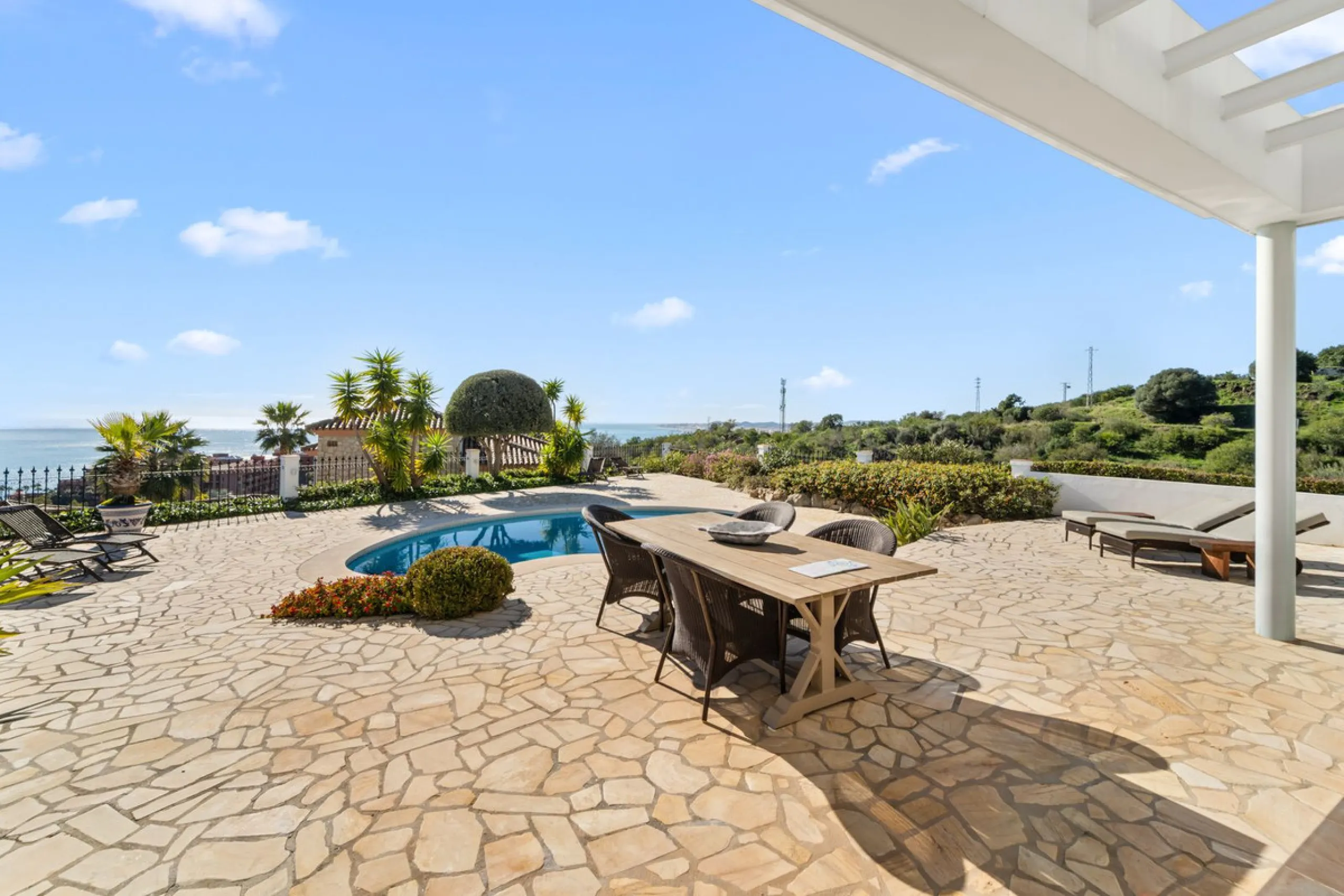 **Luxury Villa with Panoramic Sea Views in La Capellania**