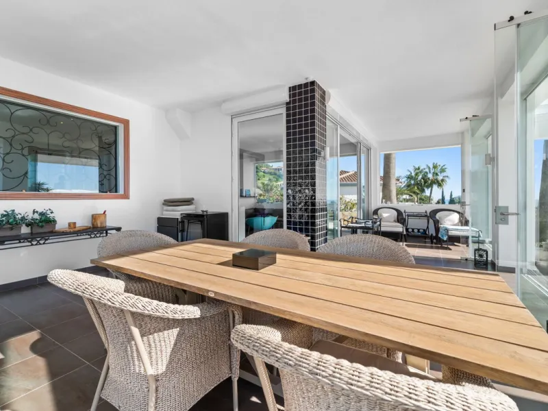 **Luxury Villa with Panoramic Sea Views in La Capellania**
